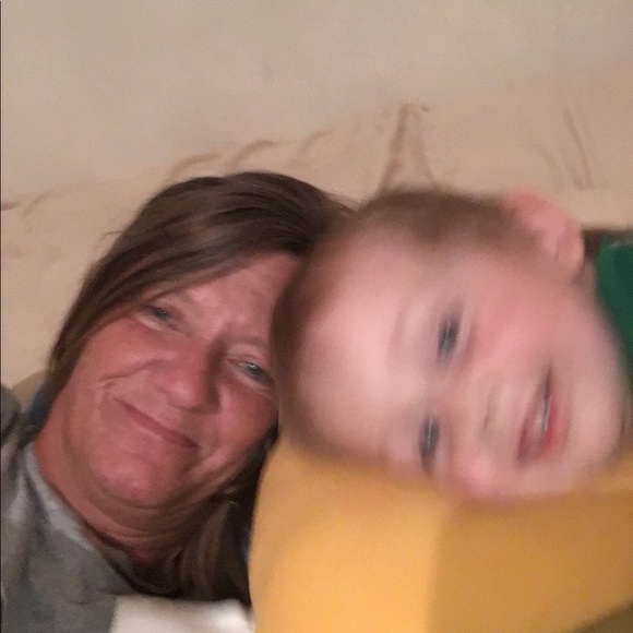 Meet your Posher, Lori/Nana - Picture 4 of 7